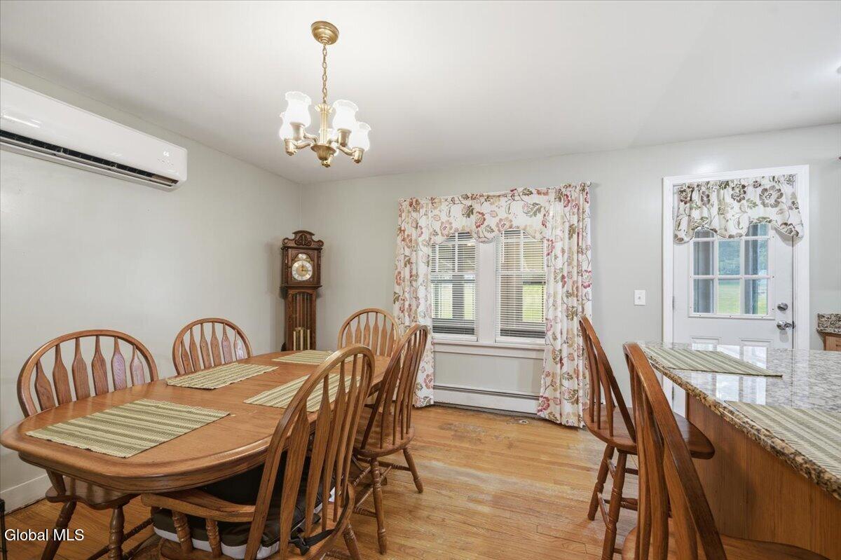 113 Gordon Road Rotterdam, NY 12306 - Photo 14 of 40 Dinette