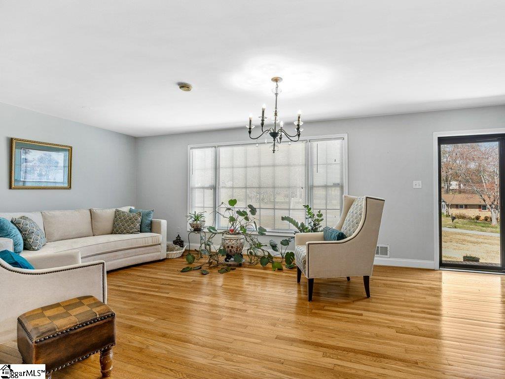 106 Dover Road Spartanburg, SC 29301 - Photo 7 of 31 Gallery Image 7