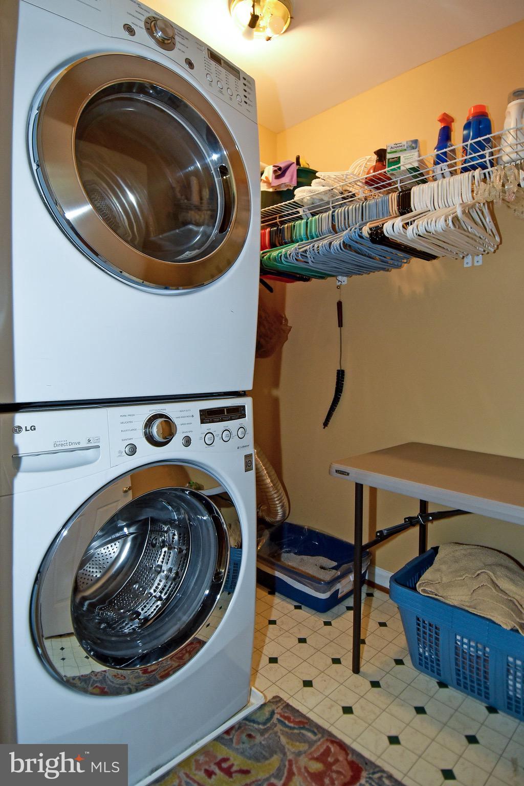 15651 Wheatfield Road Woodbridge, VA 22193 - Photo 26 of 39 Laundry