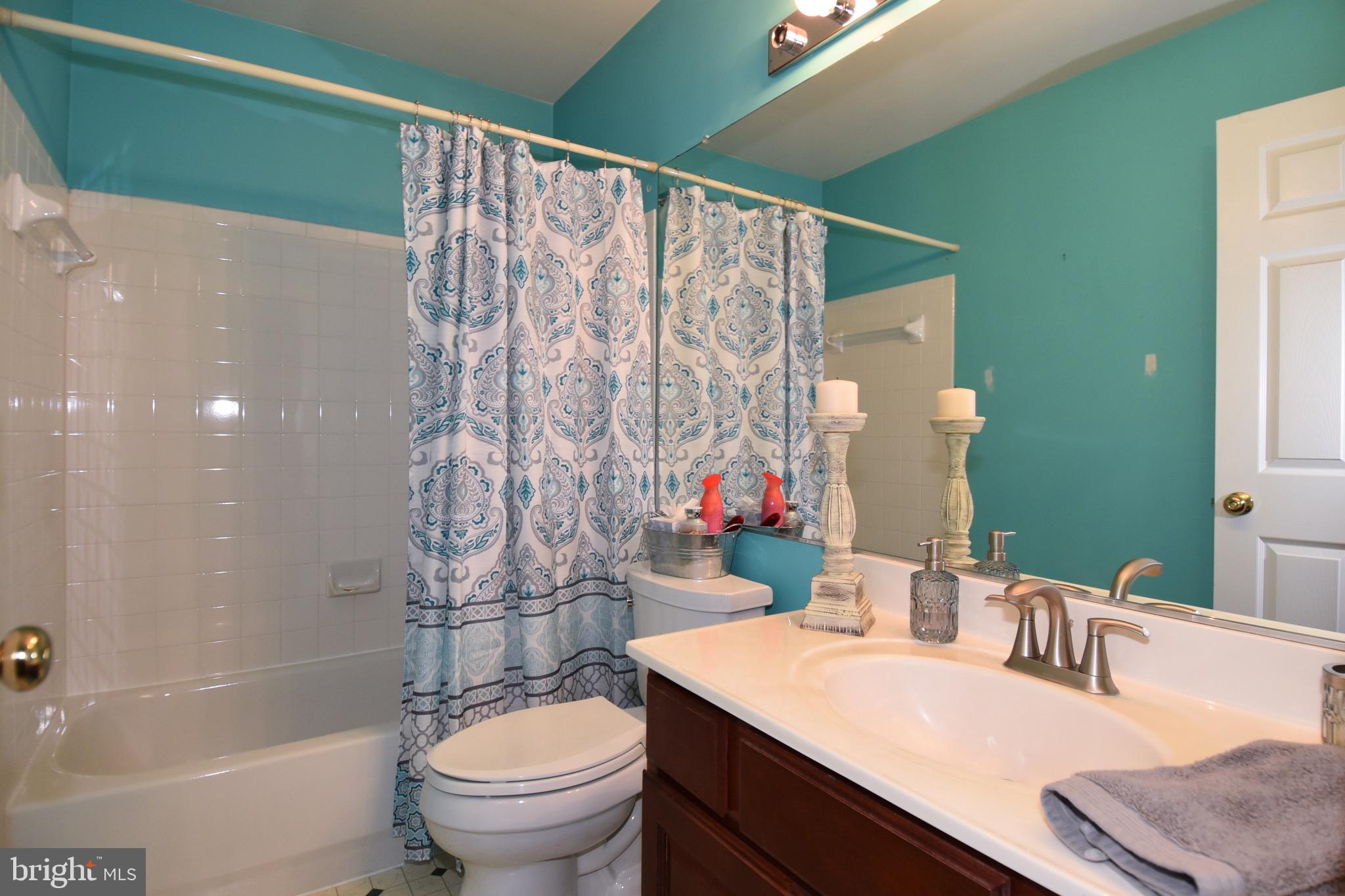15651 Wheatfield Road Woodbridge, VA 22193 - Photo 27 of 39 Bathroom