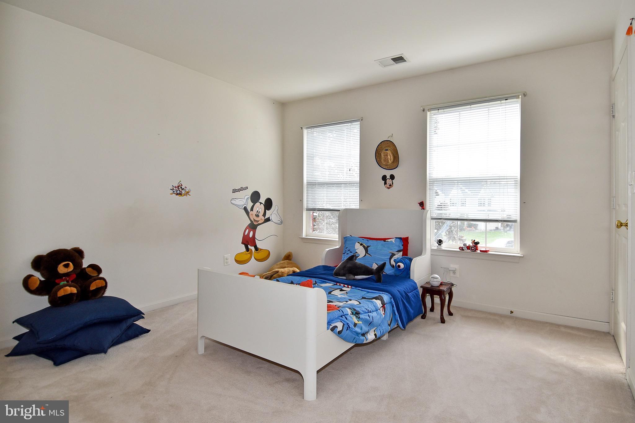 15651 Wheatfield Road Woodbridge, VA 22193 - Photo 28 of 39 Bedroom
