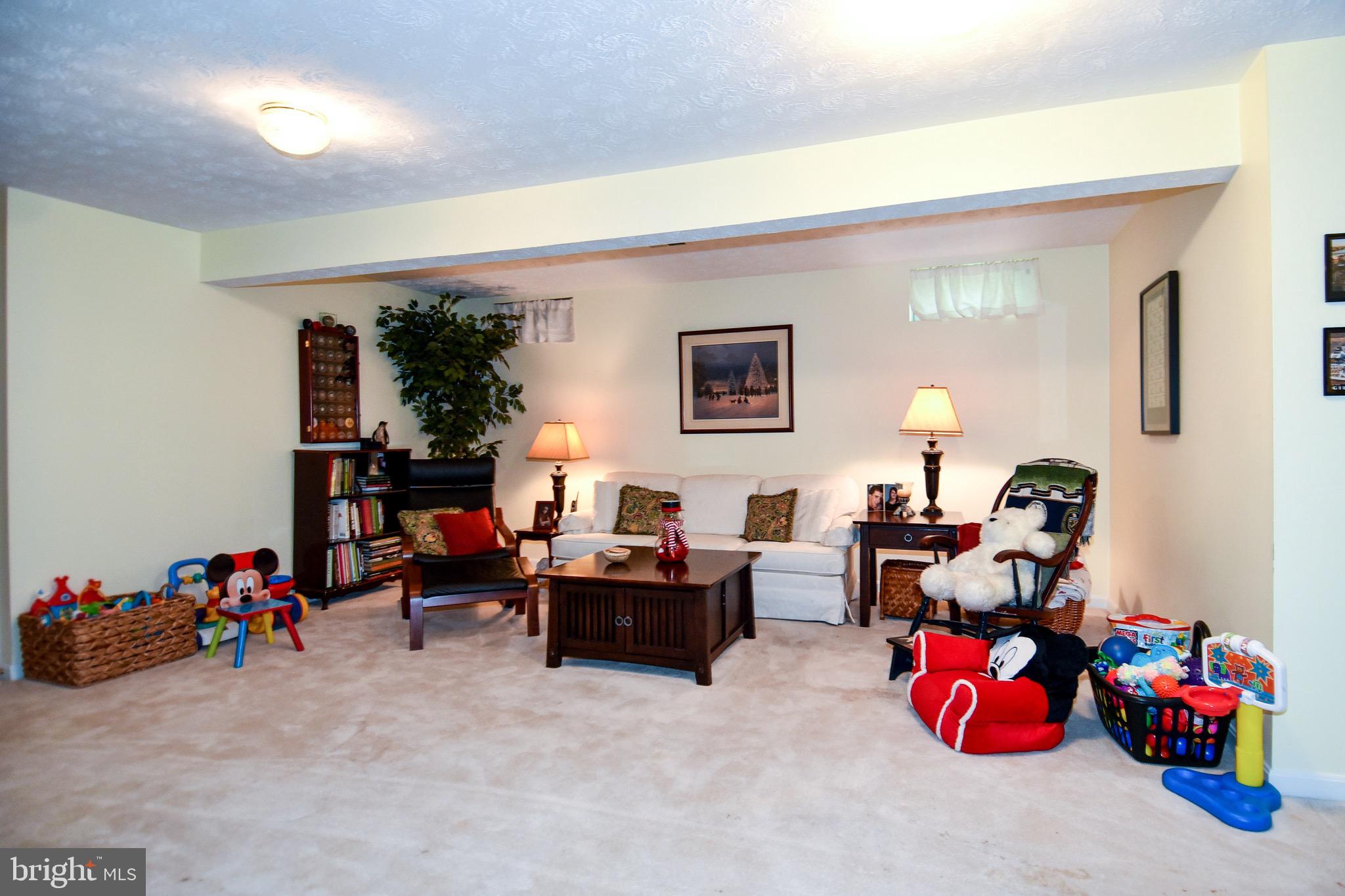 15651 Wheatfield Road Woodbridge, VA 22193 - Photo 30 of 39 Rec Room