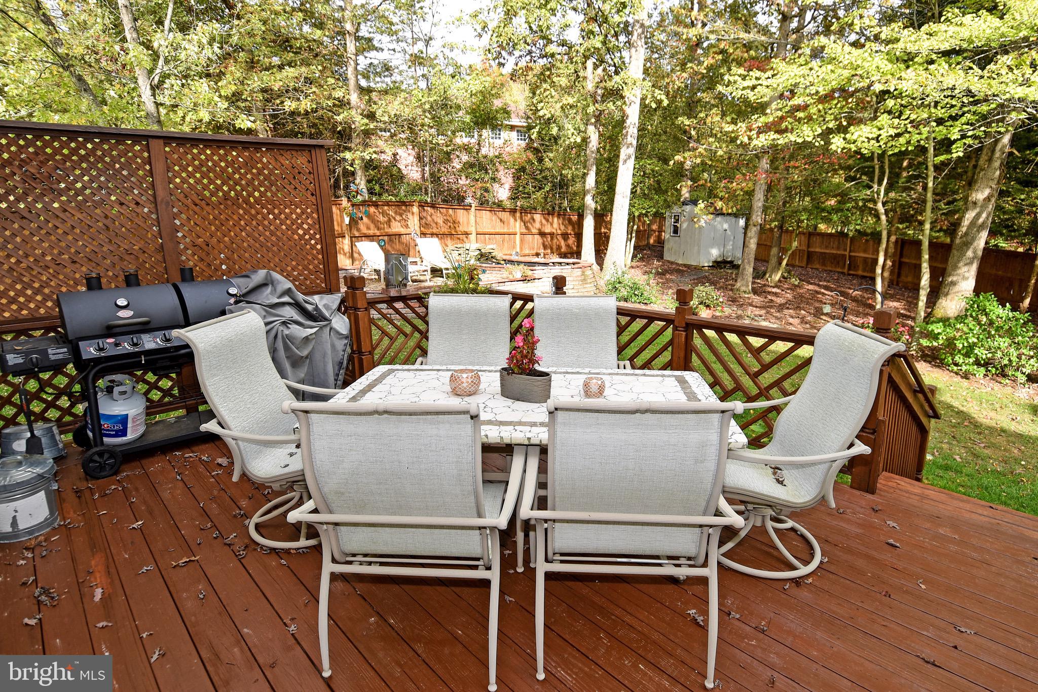 15651 Wheatfield Road Woodbridge, VA 22193 - Photo 35 of 39 Deck