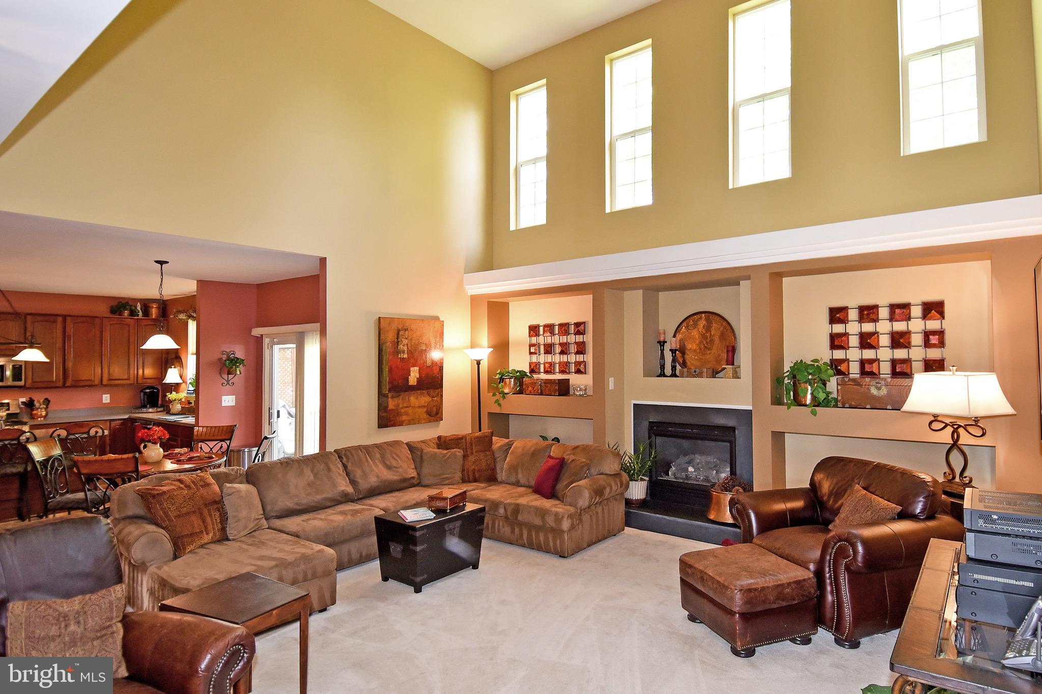 15651 Wheatfield Road Woodbridge, VA 22193 - Photo 6 of 39 Family Room