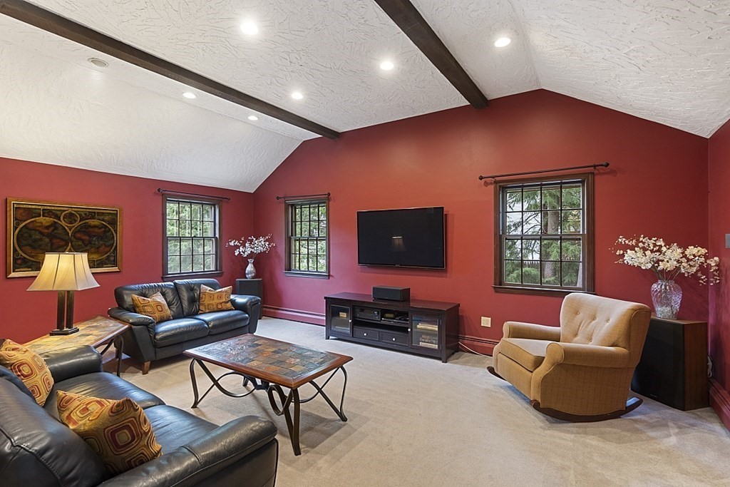 5 Robinwood Road Acton, MA 01720 - Photo 3 of 40 Gallery Image 3
