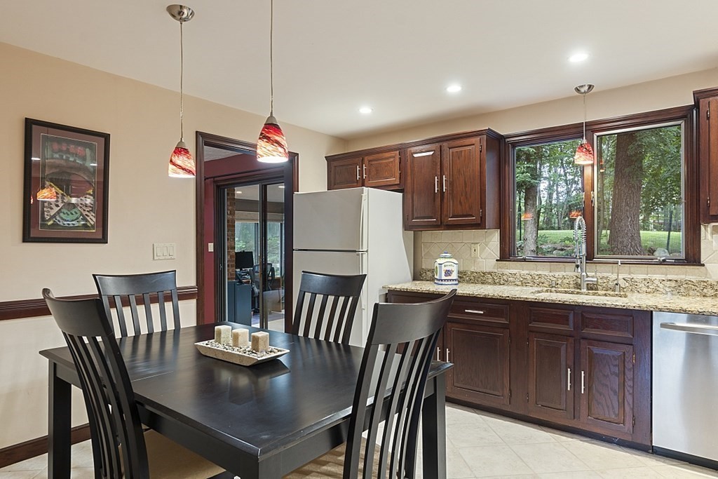 5 Robinwood Road Acton, MA 01720 - Photo 7 of 40 Gallery Image 7
