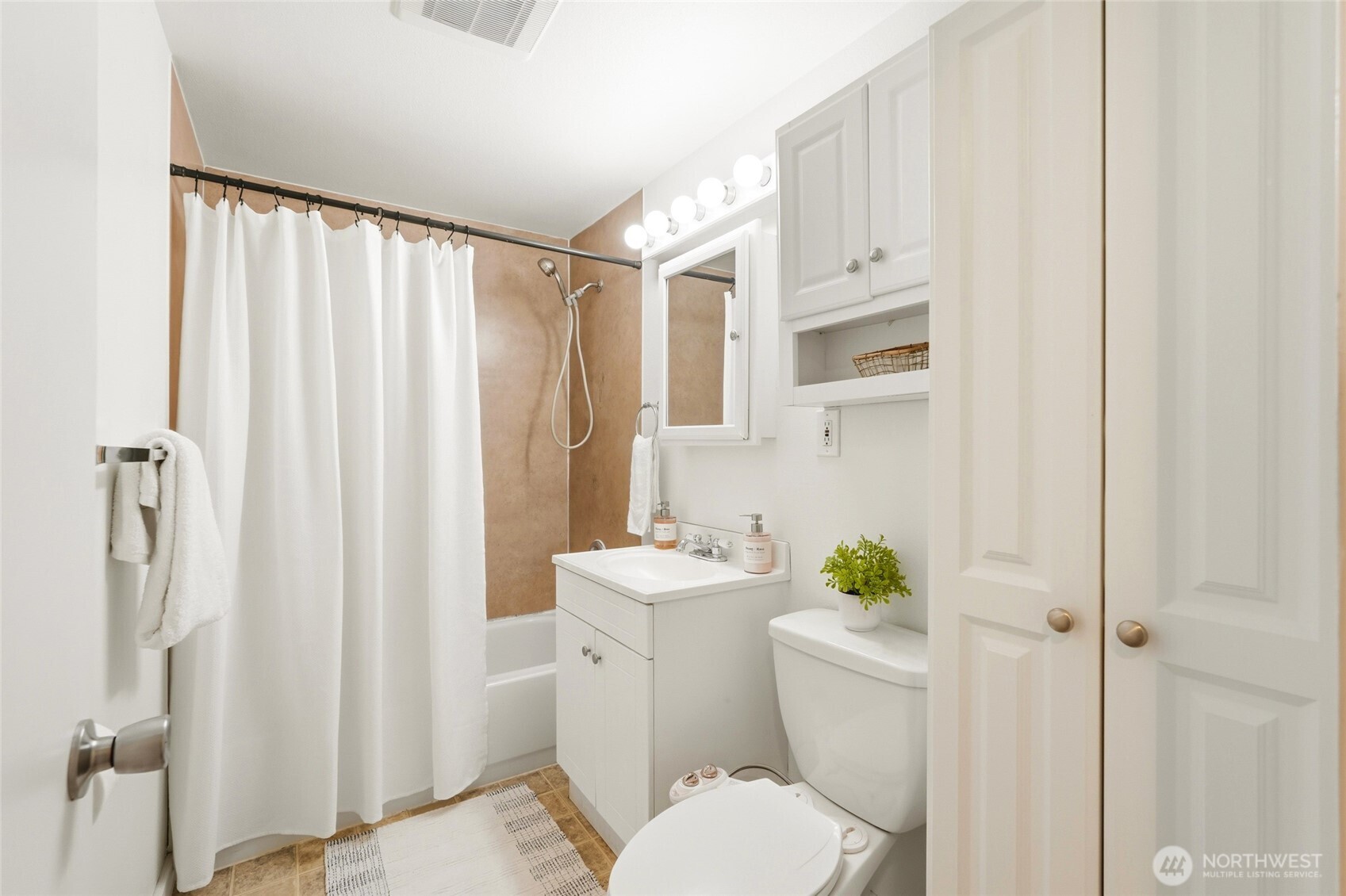 3507 Northeast 8th Street Renton, WA 98056 - Photo 14 of 30
