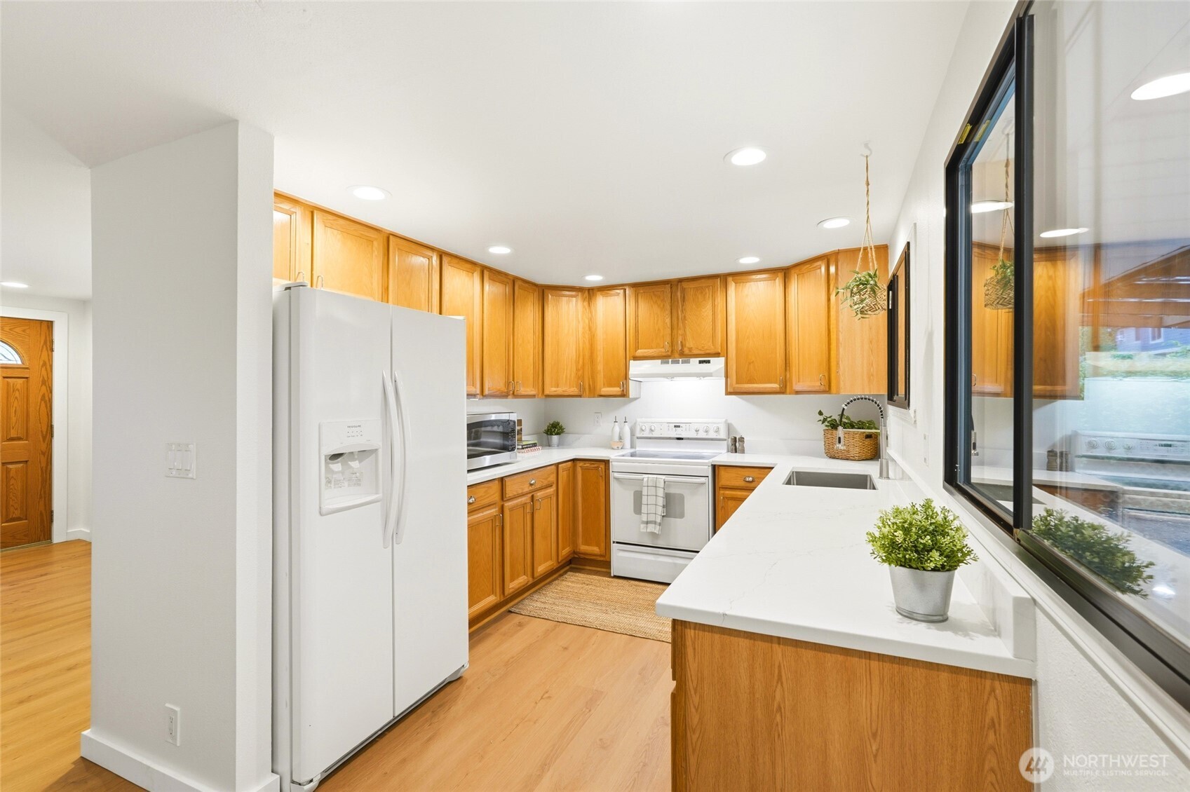3507 Northeast 8th Street Renton, WA 98056 - Photo 8 of 30