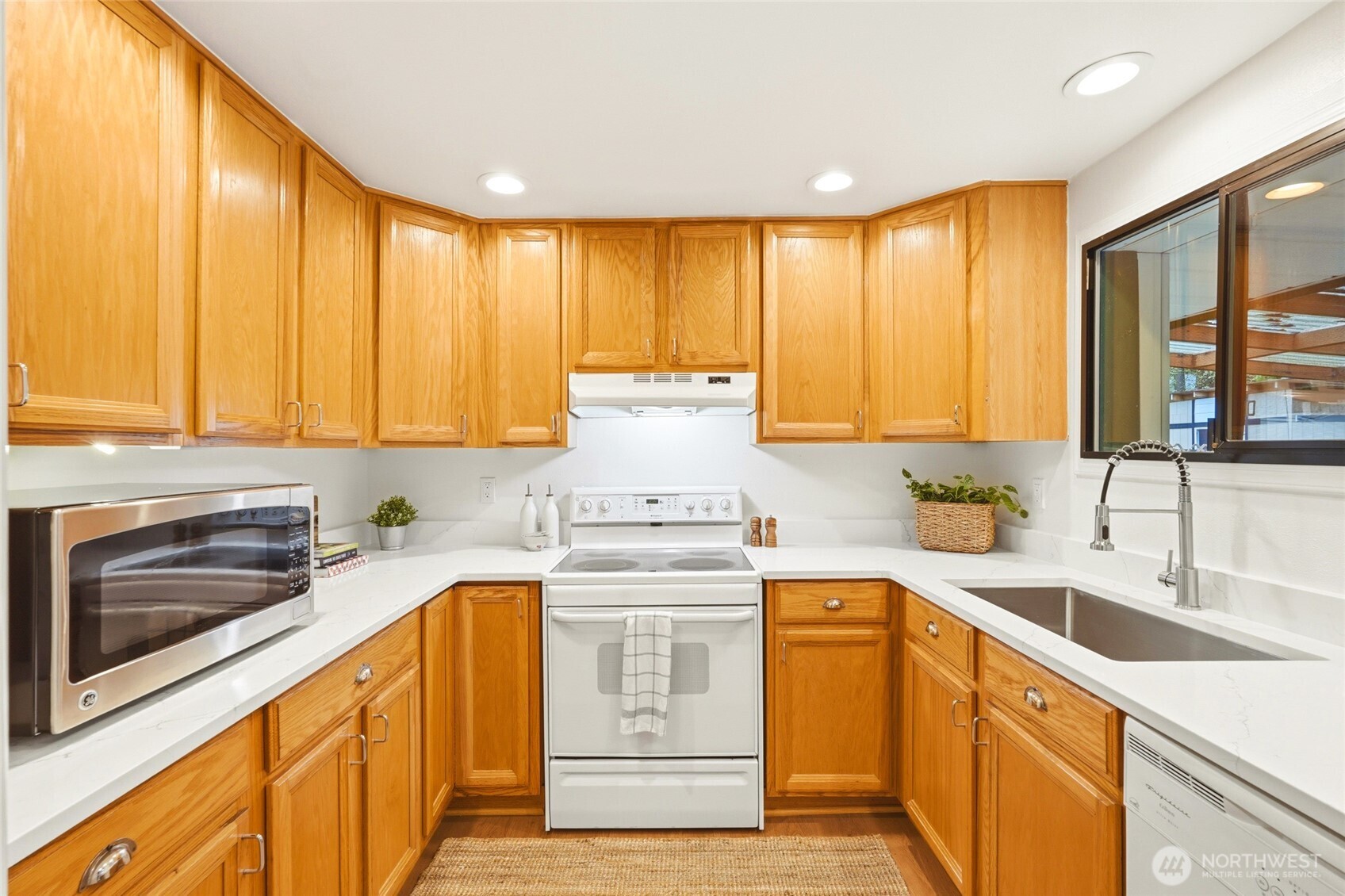 3507 Northeast 8th Street Renton, WA 98056 - Photo 10 of 30