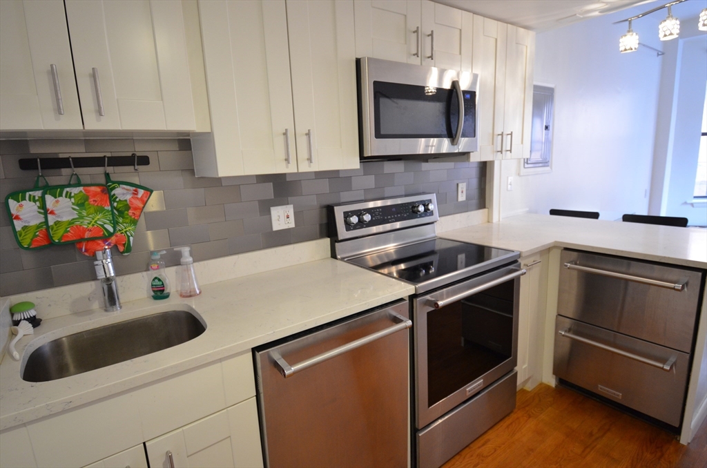 40 St Botolph Street, Unit 26 Boston, MA 02116 - Photo 2 of 15
