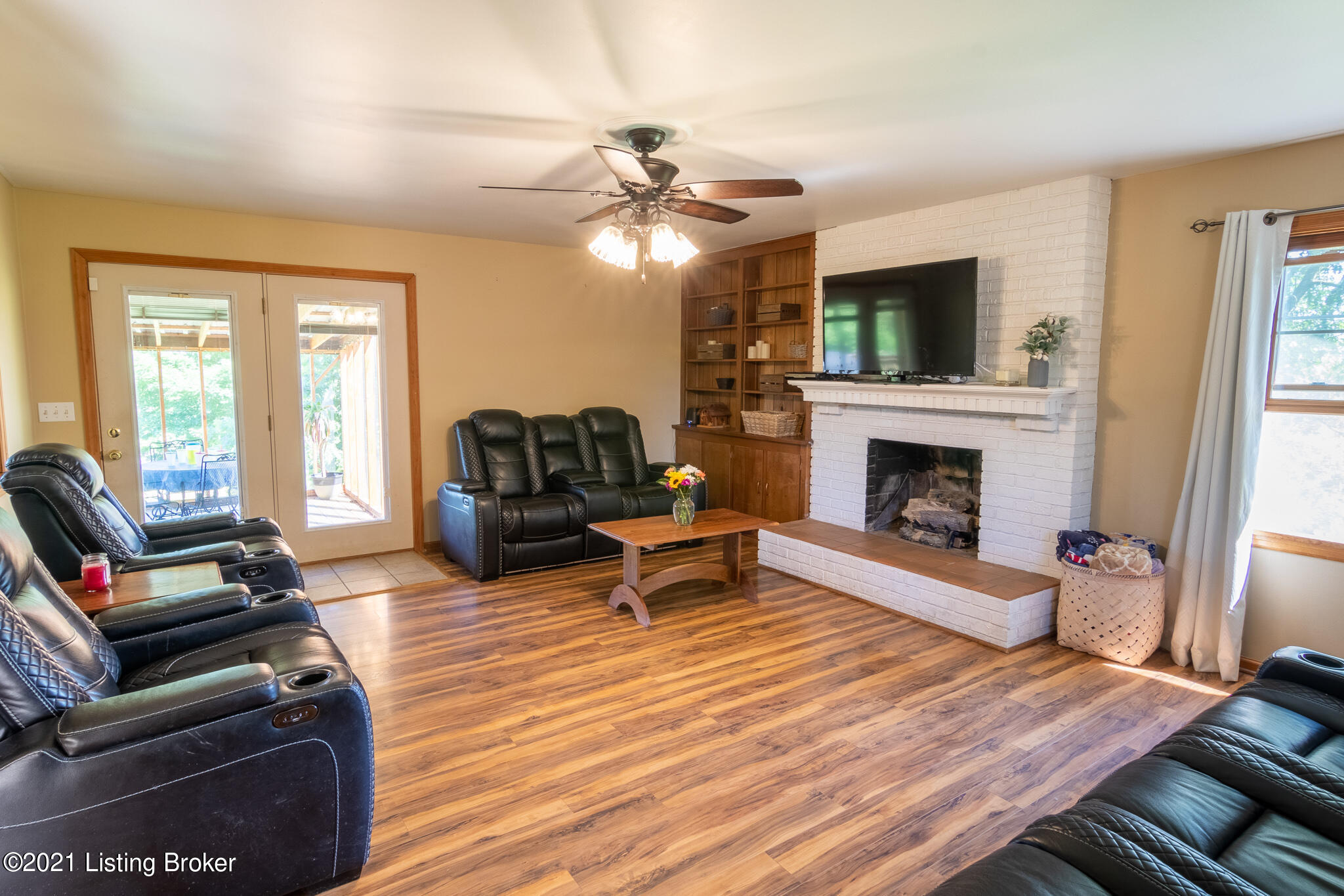321 South Bardstown Road Mount Washington, KY 40047 - Photo 12 of 47 321 S Bardstown Rd