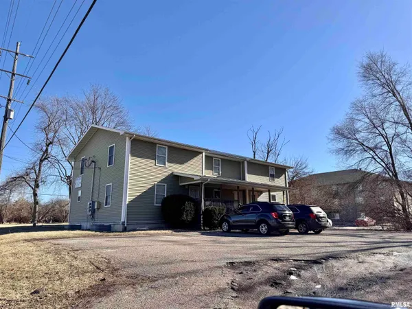 $256,000 | 1613 West Adams Road, Macomb, IL 61455