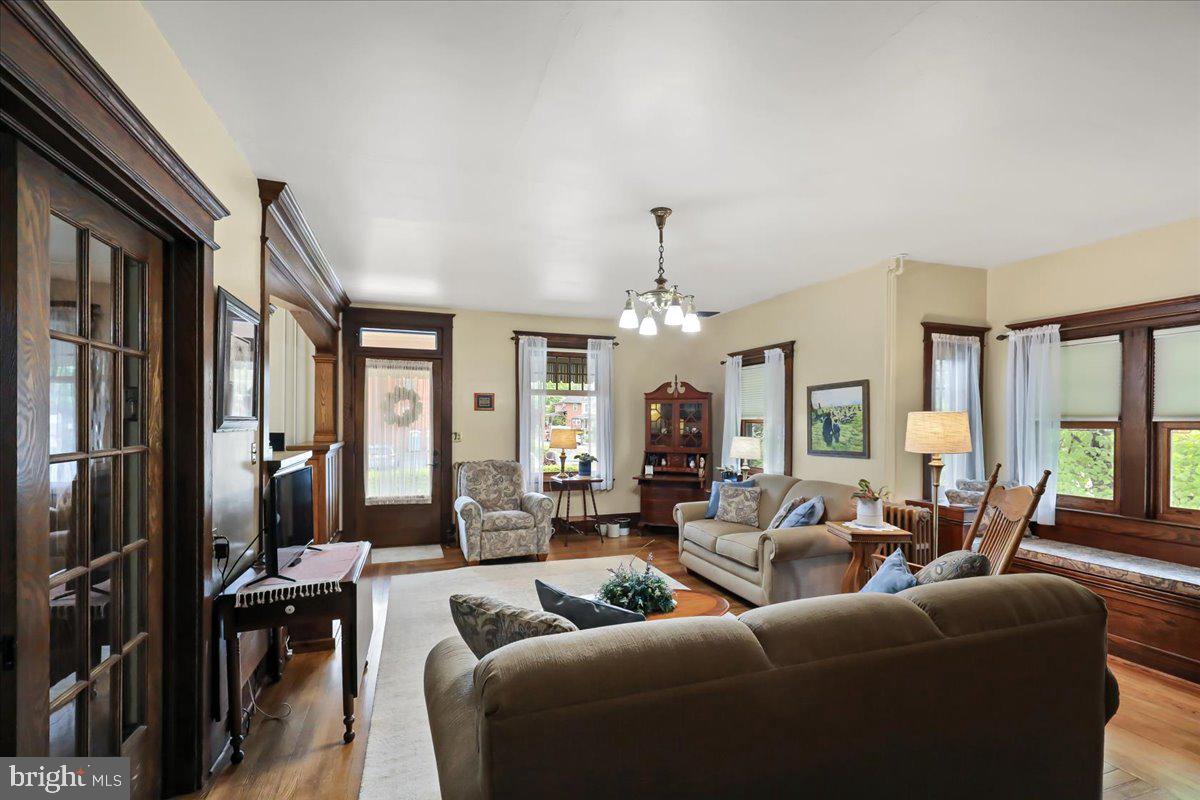 103 South Hazel Street Manheim, PA 17545 - Photo 22 of 47 Living Room