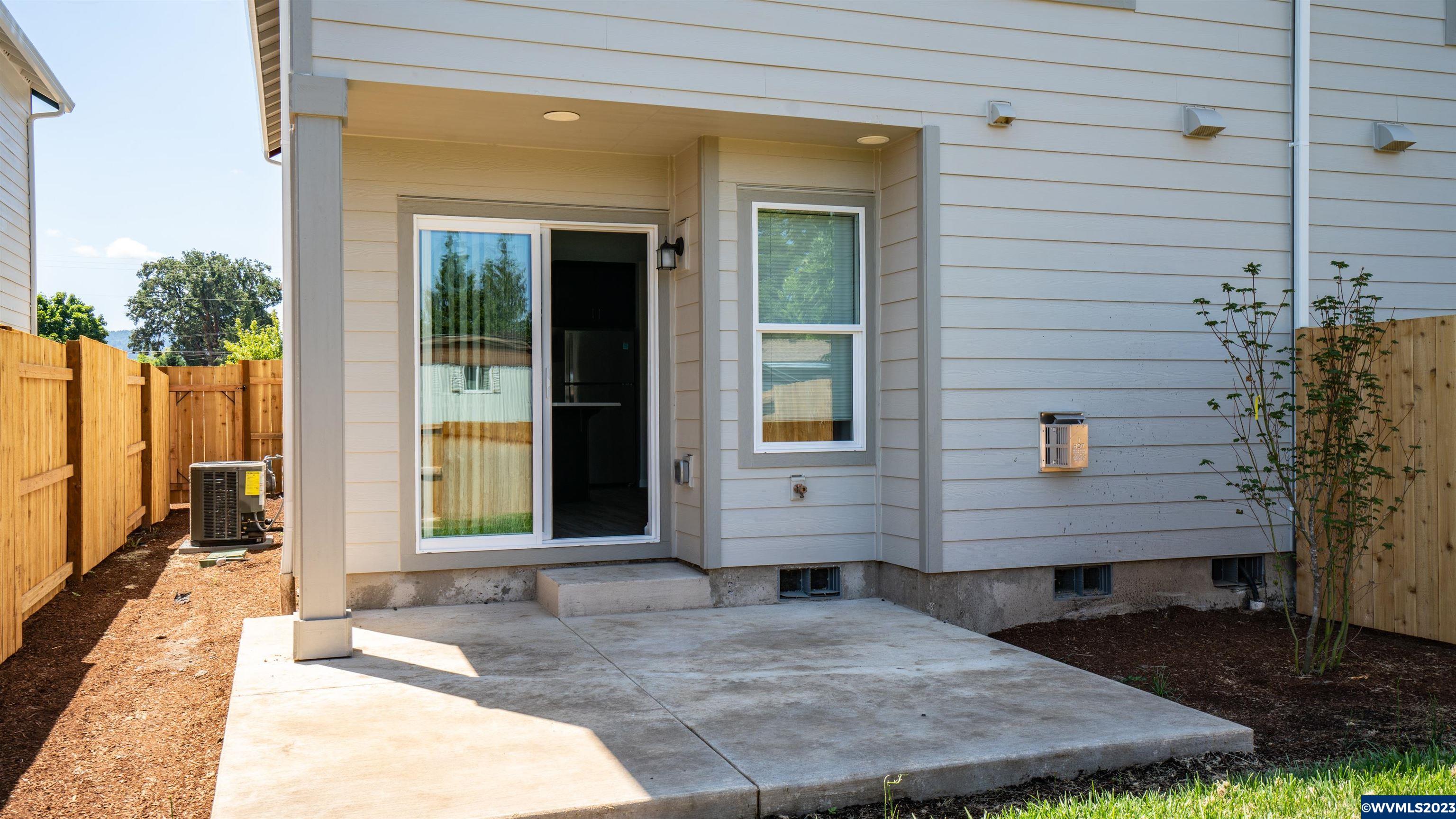 71 Sand Ridge Court Lebanon, OR 97355 - Photo 11 of 26