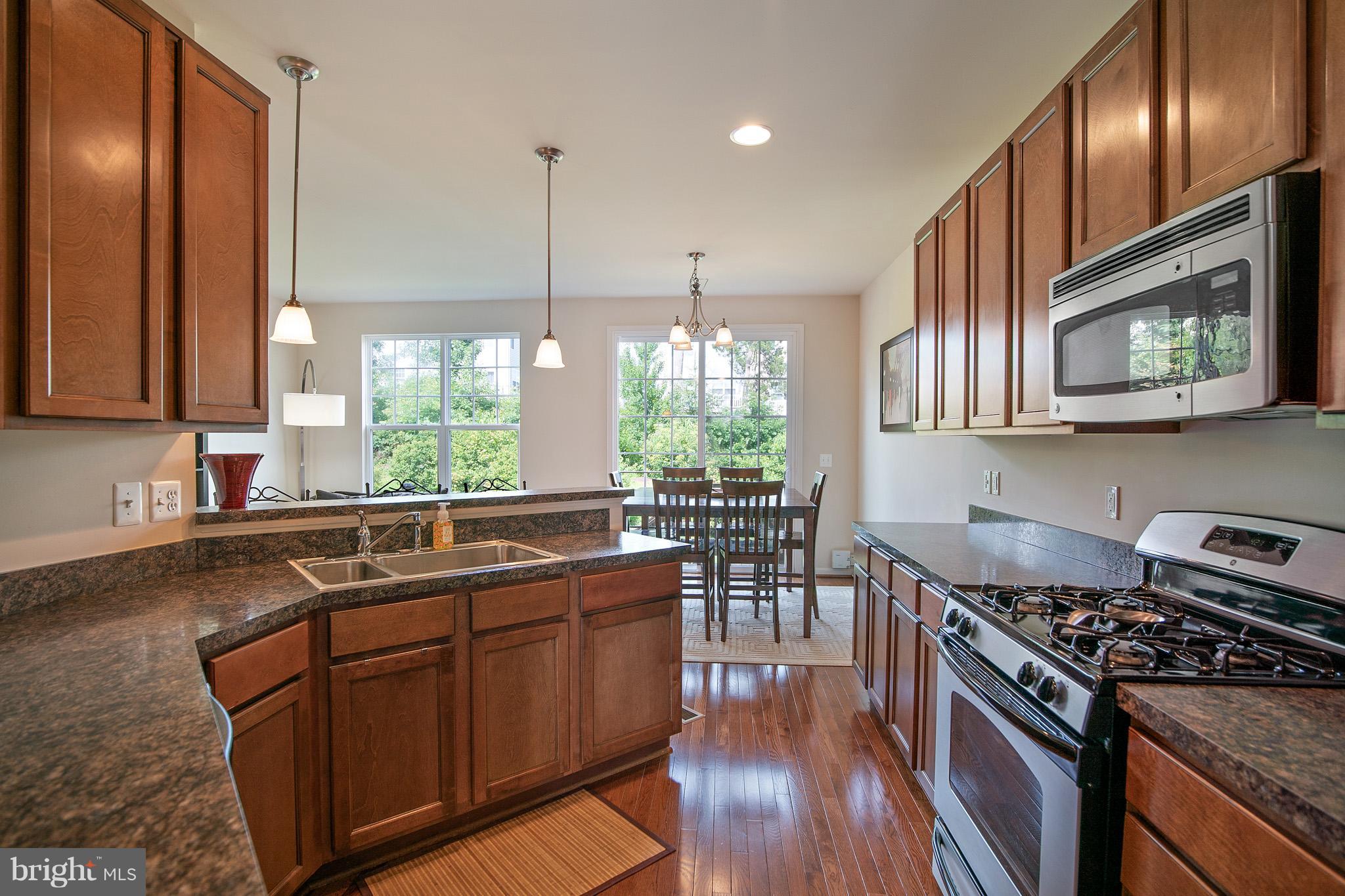 11886 Benton Lake Road Bristow, VA 20136 - Photo 12 of 27 Kitchen with table space