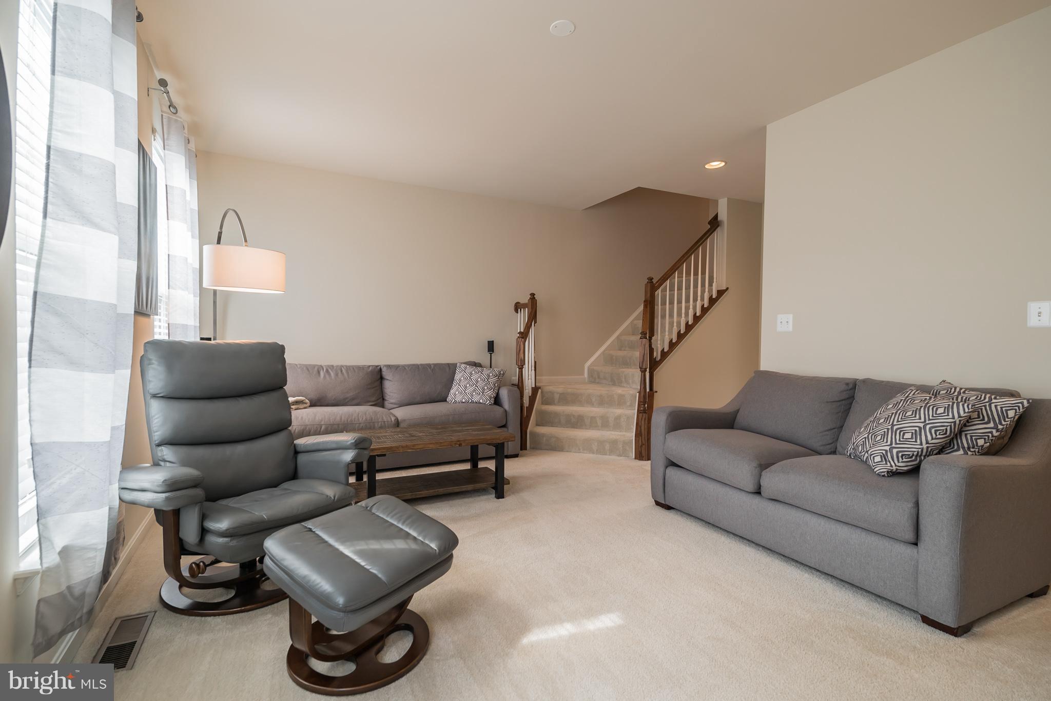 11886 Benton Lake Road Bristow, VA 20136 - Photo 14 of 27 Living Room