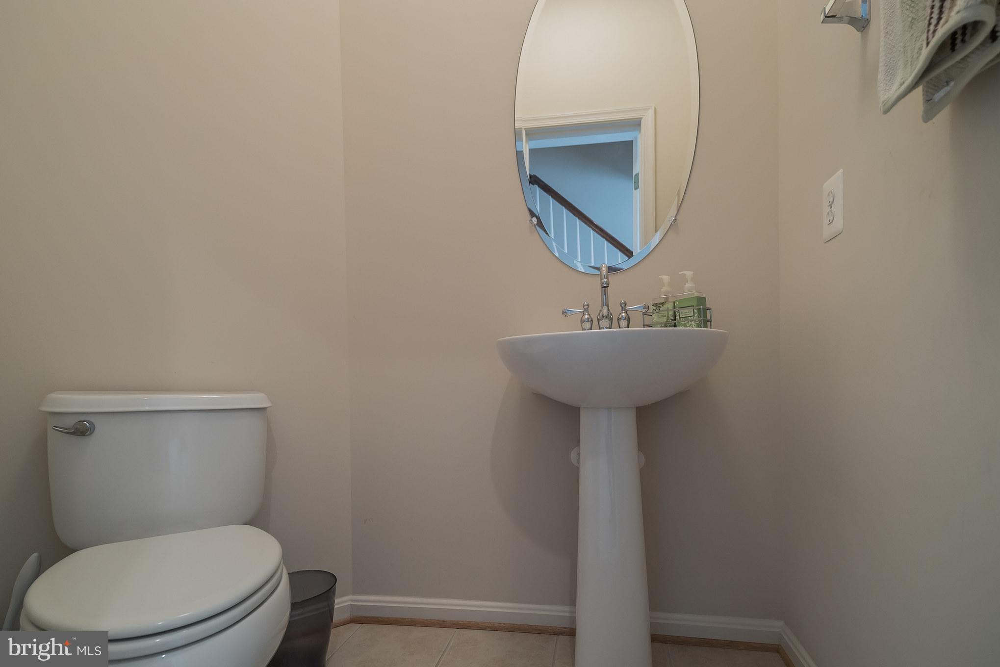 11886 Benton Lake Road Bristow, VA 20136 - Photo 16 of 27 1/2 bath on main level