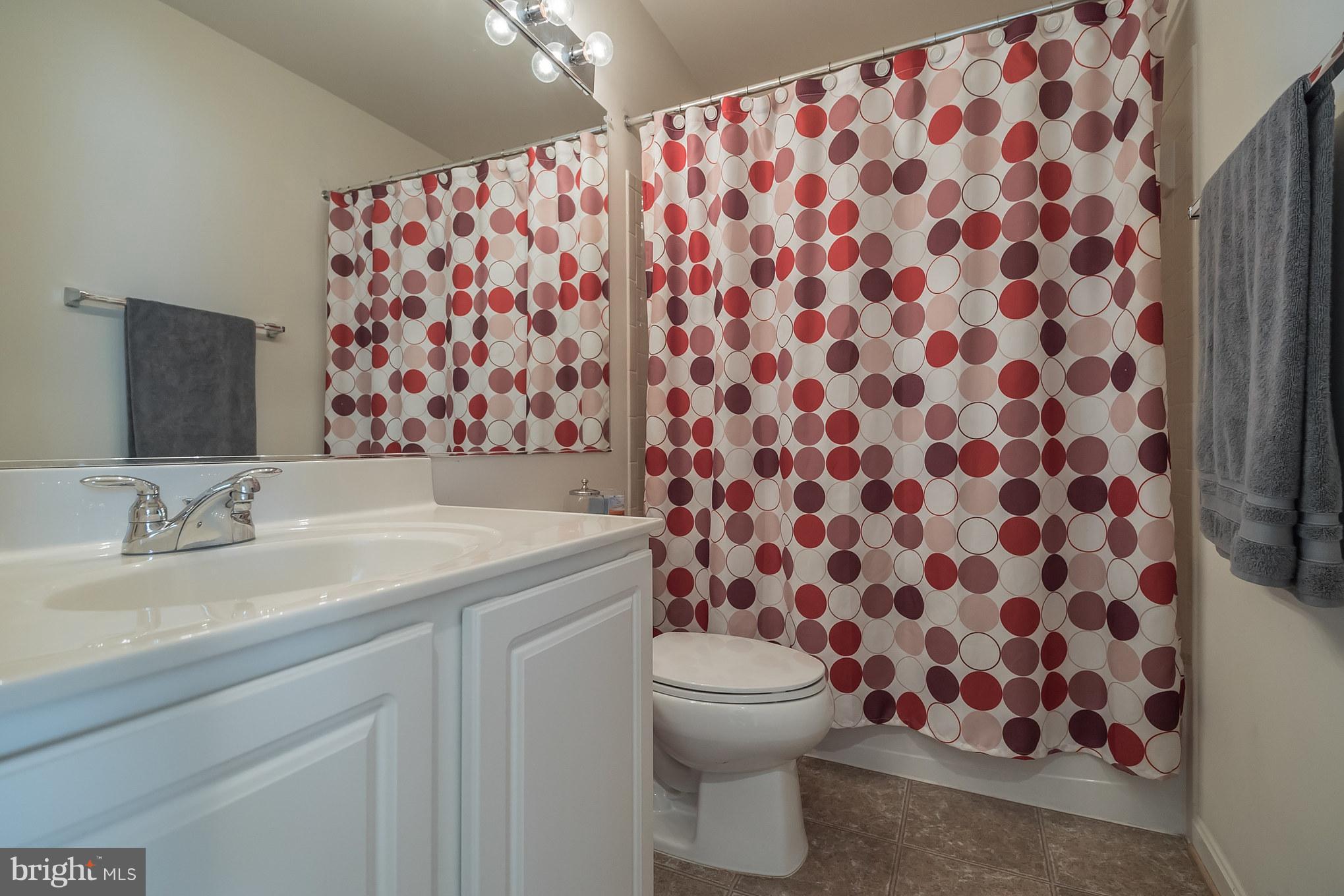 11886 Benton Lake Road Bristow, VA 20136 - Photo 21 of 27 Upper Level Hall Bath