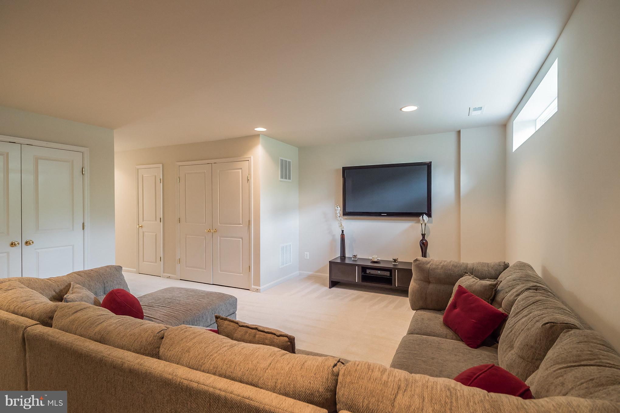 11886 Benton Lake Road Bristow, VA 20136 - Photo 5 of 27 Family Room