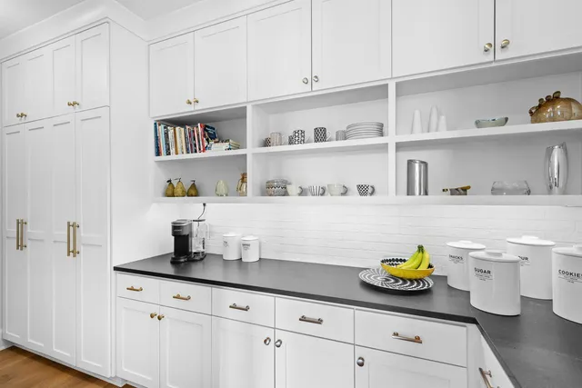 $2,395,000 | 6505 Hawks Pointe Lane, Excelsior, MN 55331