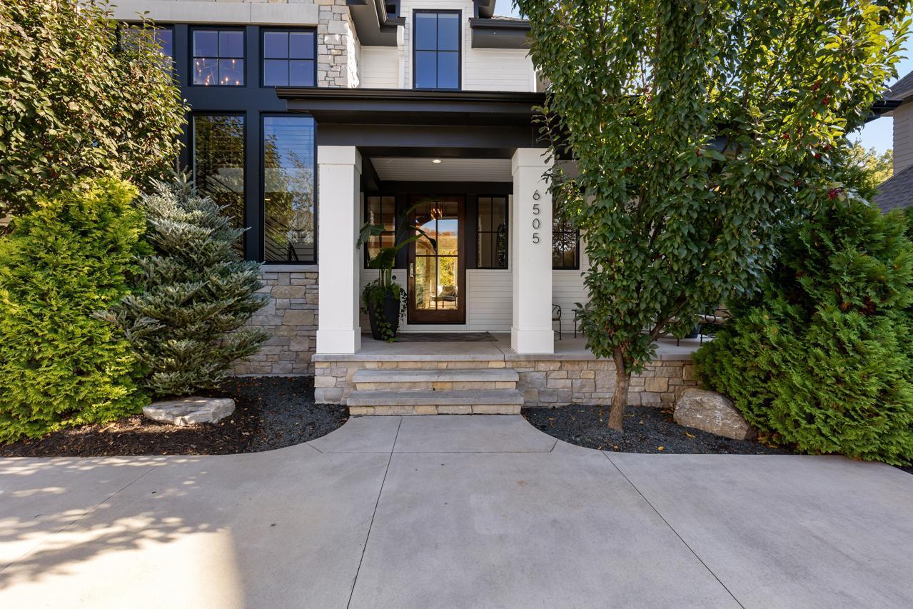 6505 Hawks Pointe Lane Excelsior, MN 55331 - Photo 3 of 51