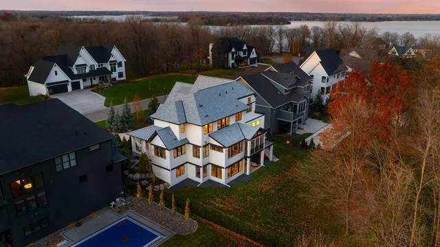 $2,395,000 | 6505 Hawks Pointe Lane, Excelsior, MN 55331