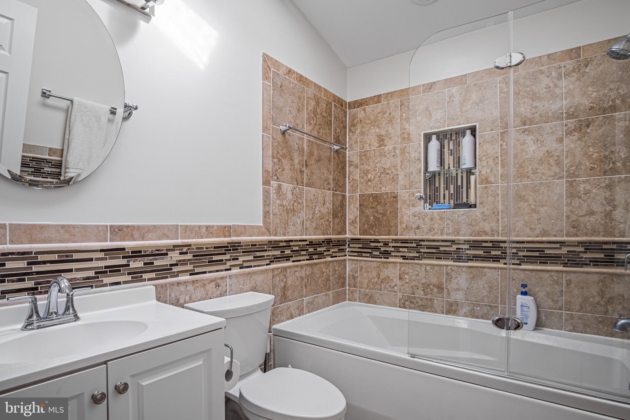 1430 Newport Spring Court Reston, VA 20194 - Photo 12 of 34