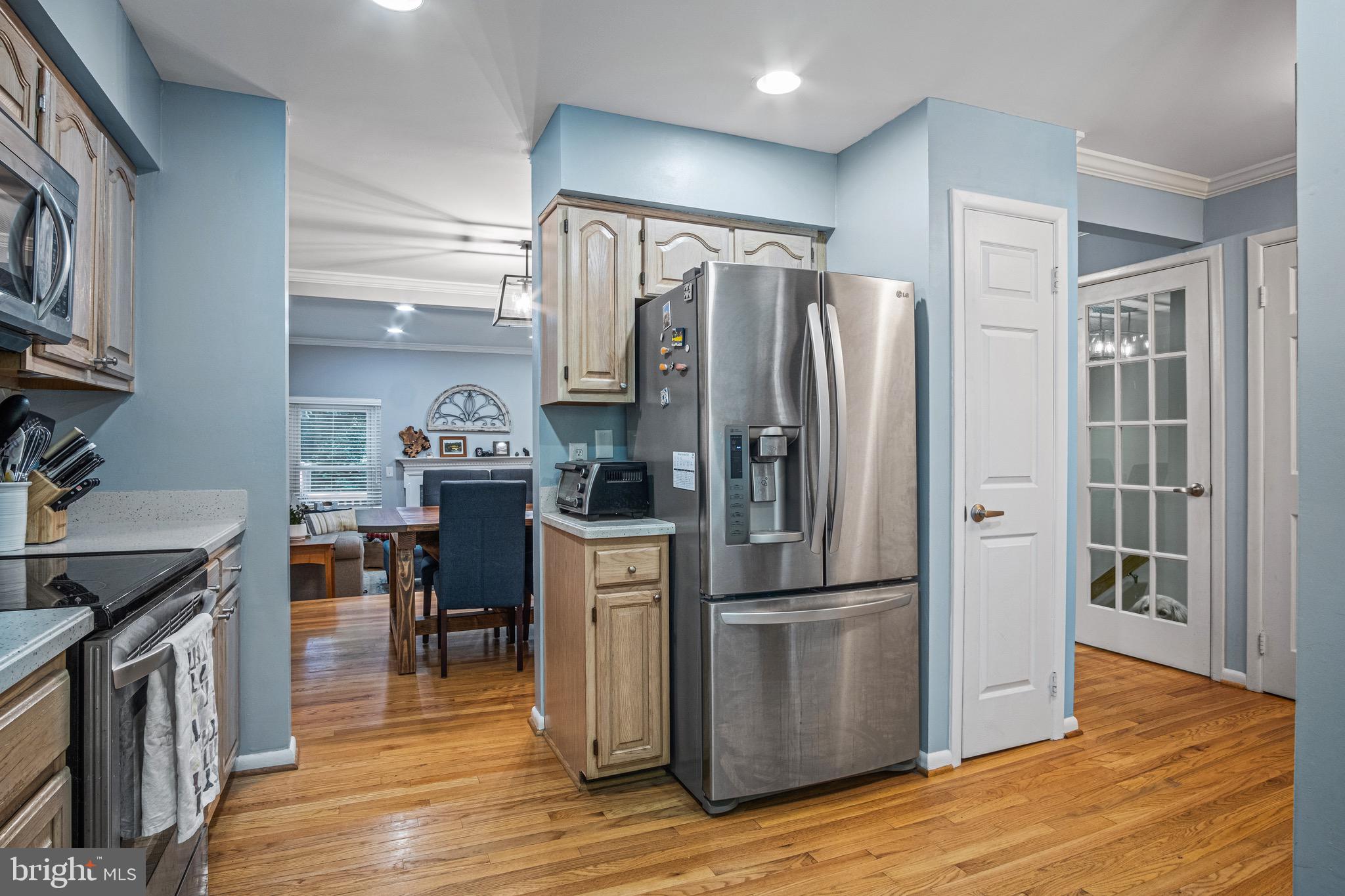 1430 Newport Spring Court Reston, VA 20194 - Photo 4 of 34