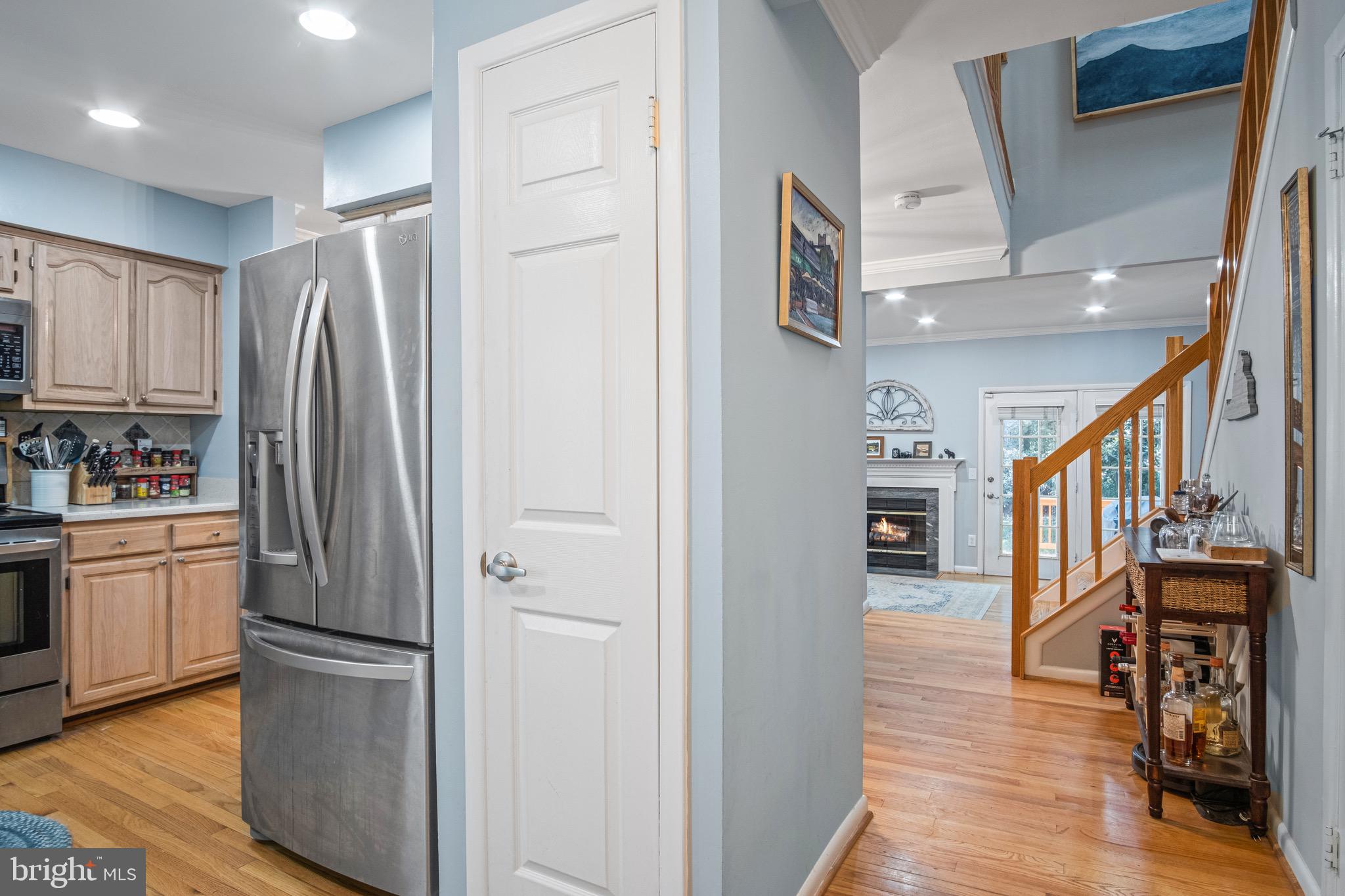 1430 Newport Spring Court Reston, VA 20194 - Photo 5 of 34