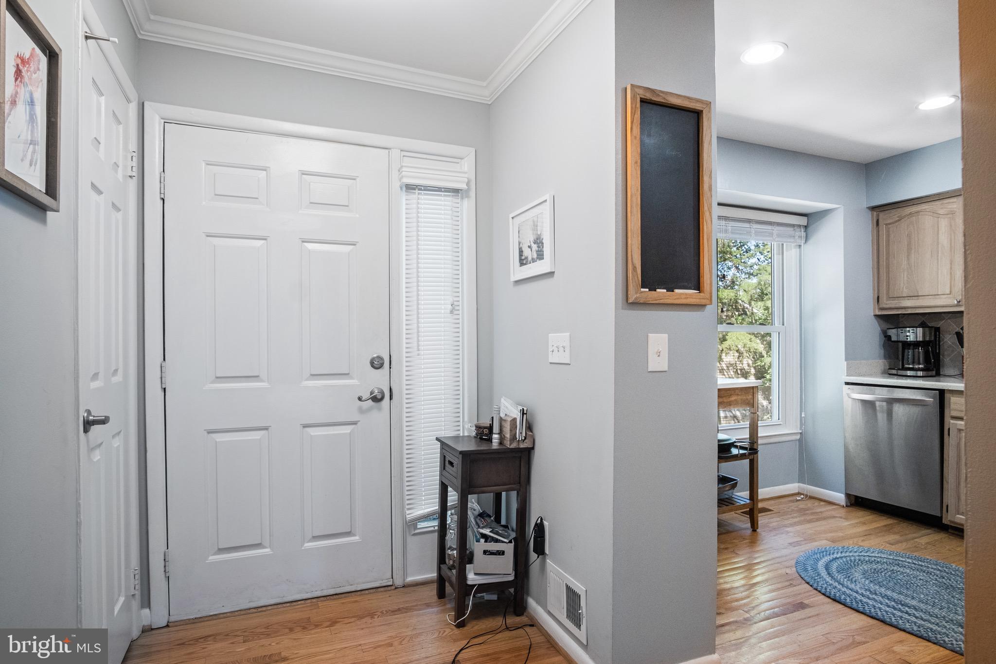 1430 Newport Spring Court Reston, VA 20194 - Photo 6 of 34