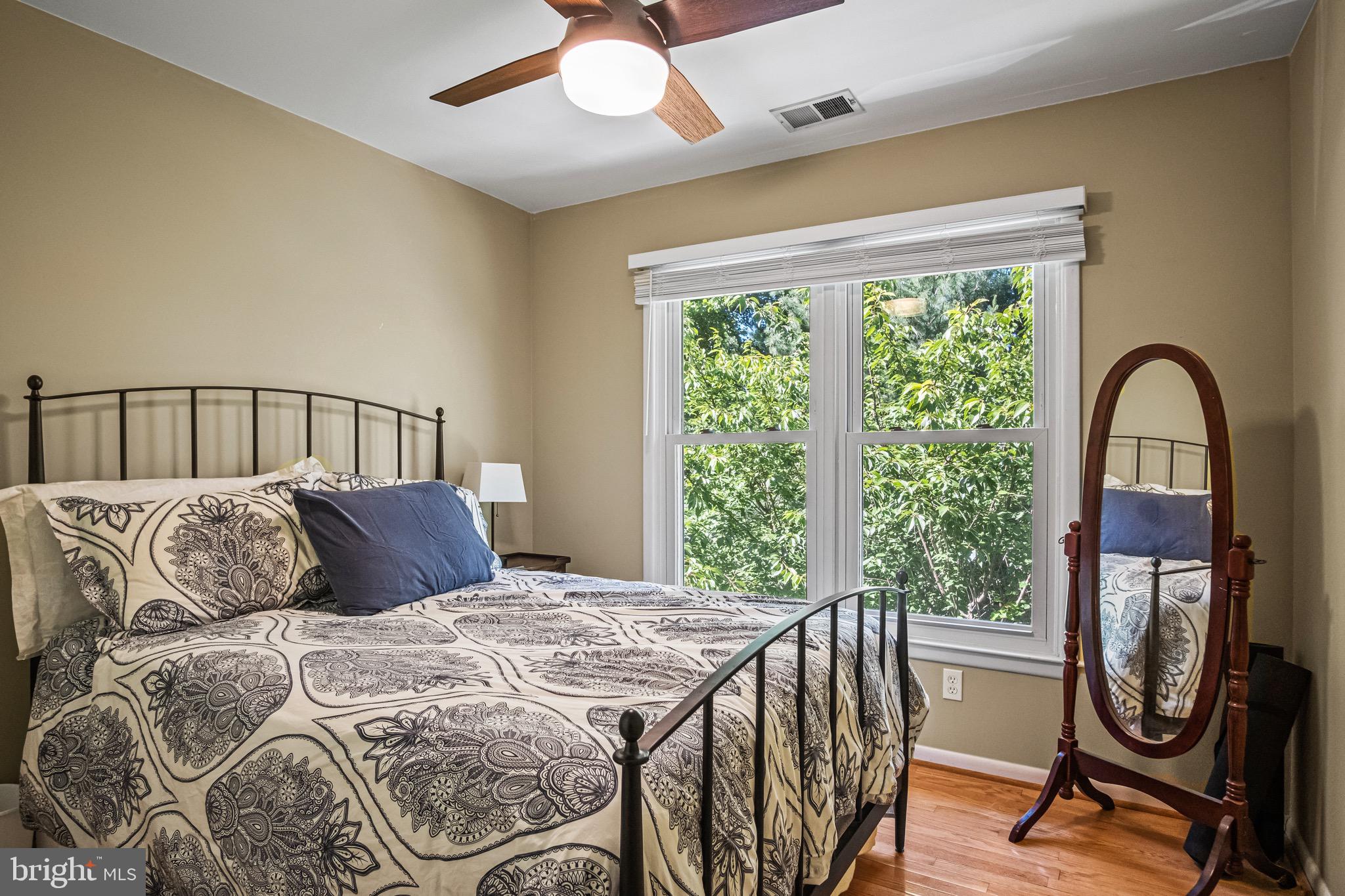 1430 Newport Spring Court Reston, VA 20194 - Photo 10 of 34