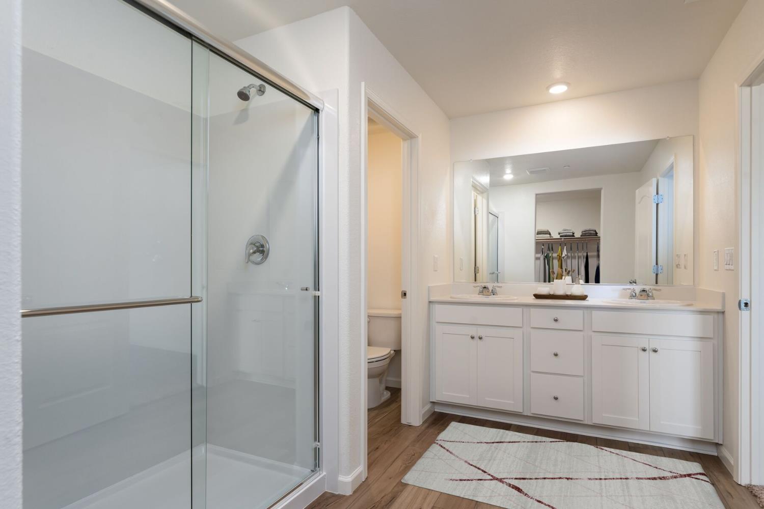 2290 Travis Court Newman, CA 95360 - Photo 12 of 17 Primary Bathroom: Virtually Staged