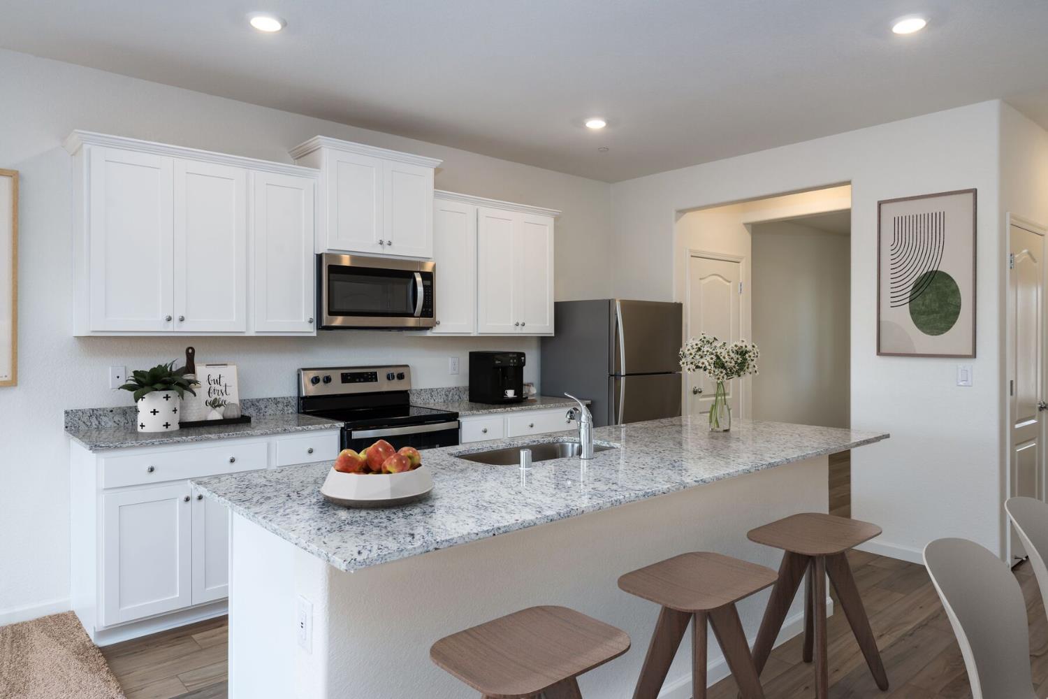 2290 Travis Court Newman, CA 95360 - Photo 4 of 17 Kitchen: Virtually Staged
