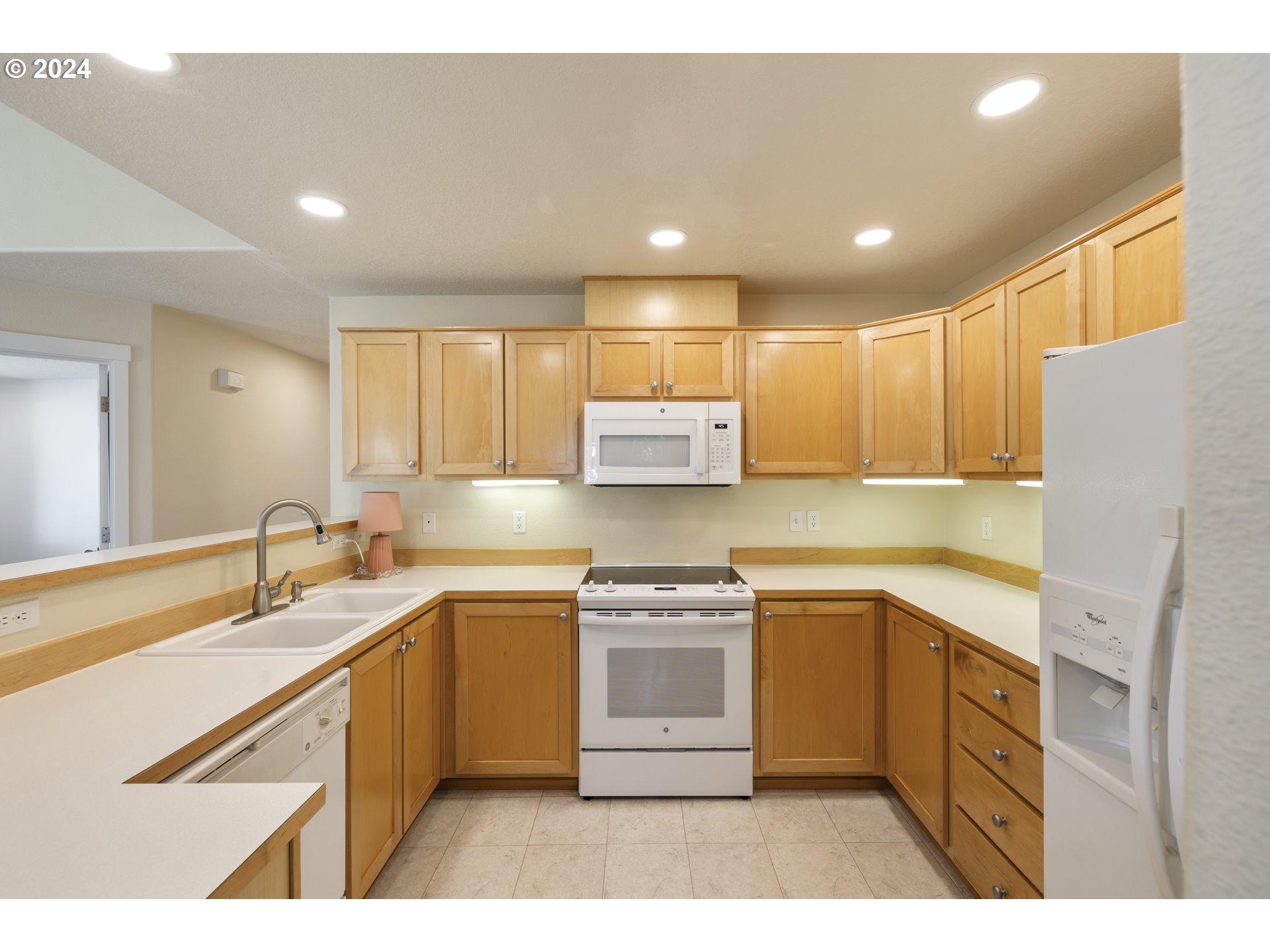 14655 Southwest Beard Road, Unit 201 Beaverton, OR 97007 - Photo 19 of 40