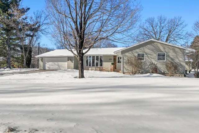 $349,000 | 43770 Maple Avenue, Harris, MN 55032