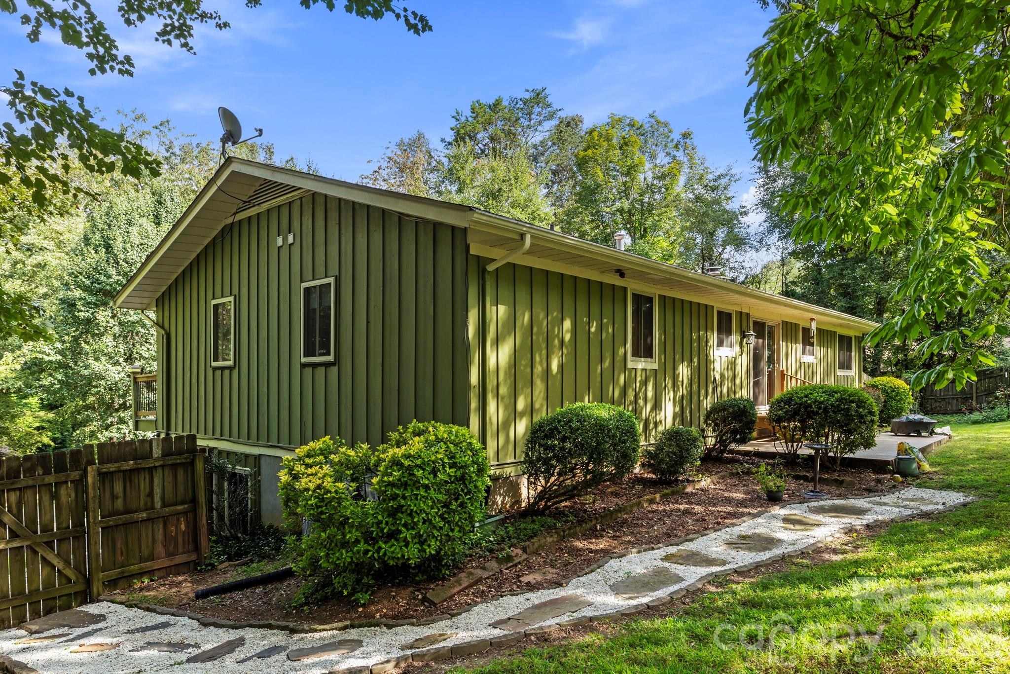 3017 Chestnut Tree Road Hendersonville, NC 28792 - Photo 31 of 38