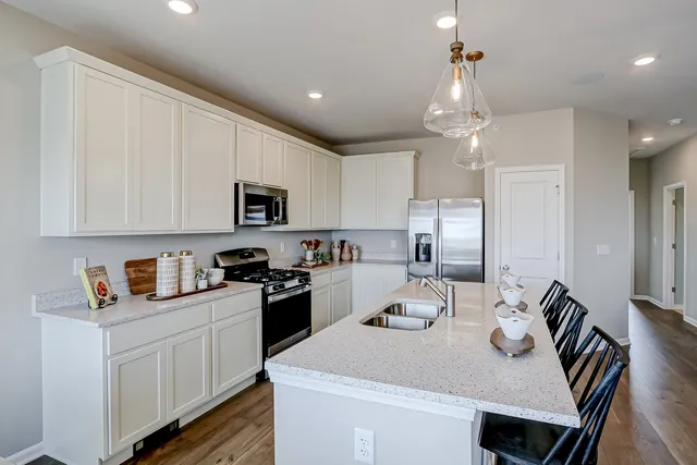 $439,990 | 400 Comstock Road, South Elgin, IL 60177