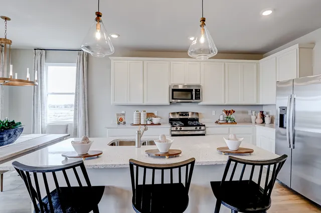 $439,990 | 400 Comstock Road, South Elgin, IL 60177