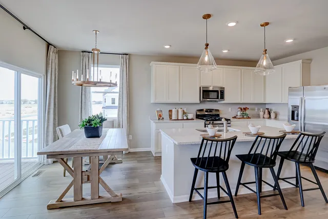 $439,990 | 400 Comstock Road, South Elgin, IL 60177