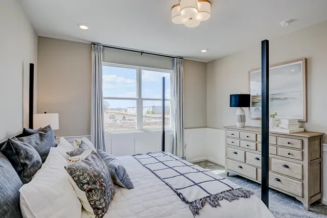 $439,990 | 400 Comstock Road, South Elgin, IL 60177