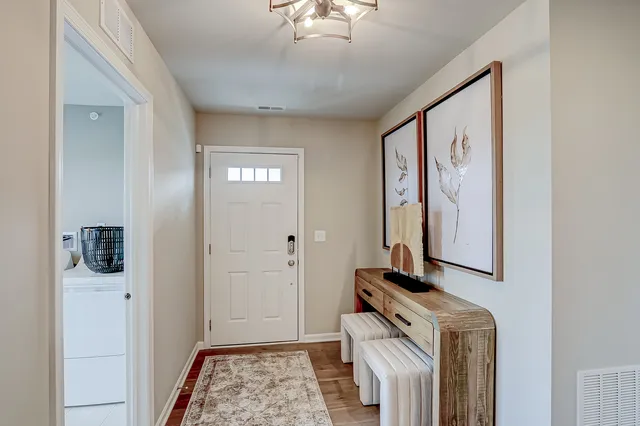 $439,990 | 400 Comstock Road, South Elgin, IL 60177