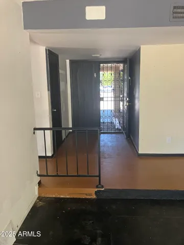 a view of livingroom with furniture