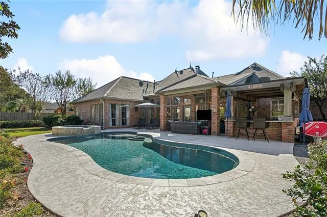 $744,900 | 11 Tara Lane, Mandeville, LA 70471