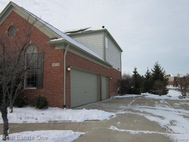 44669 Spring Hill Road Northville, MI 48168 - Photo 25 of 25 side entry garage.JPG