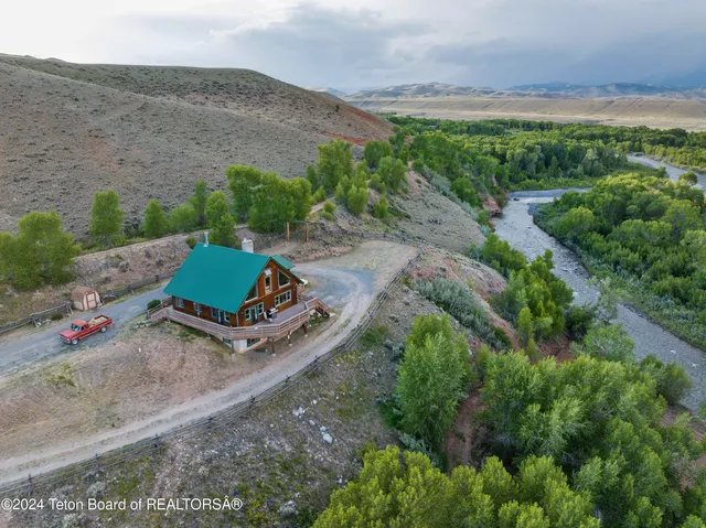 $2,100,000 | 581 East Fork Road, Dubois, WY 82513