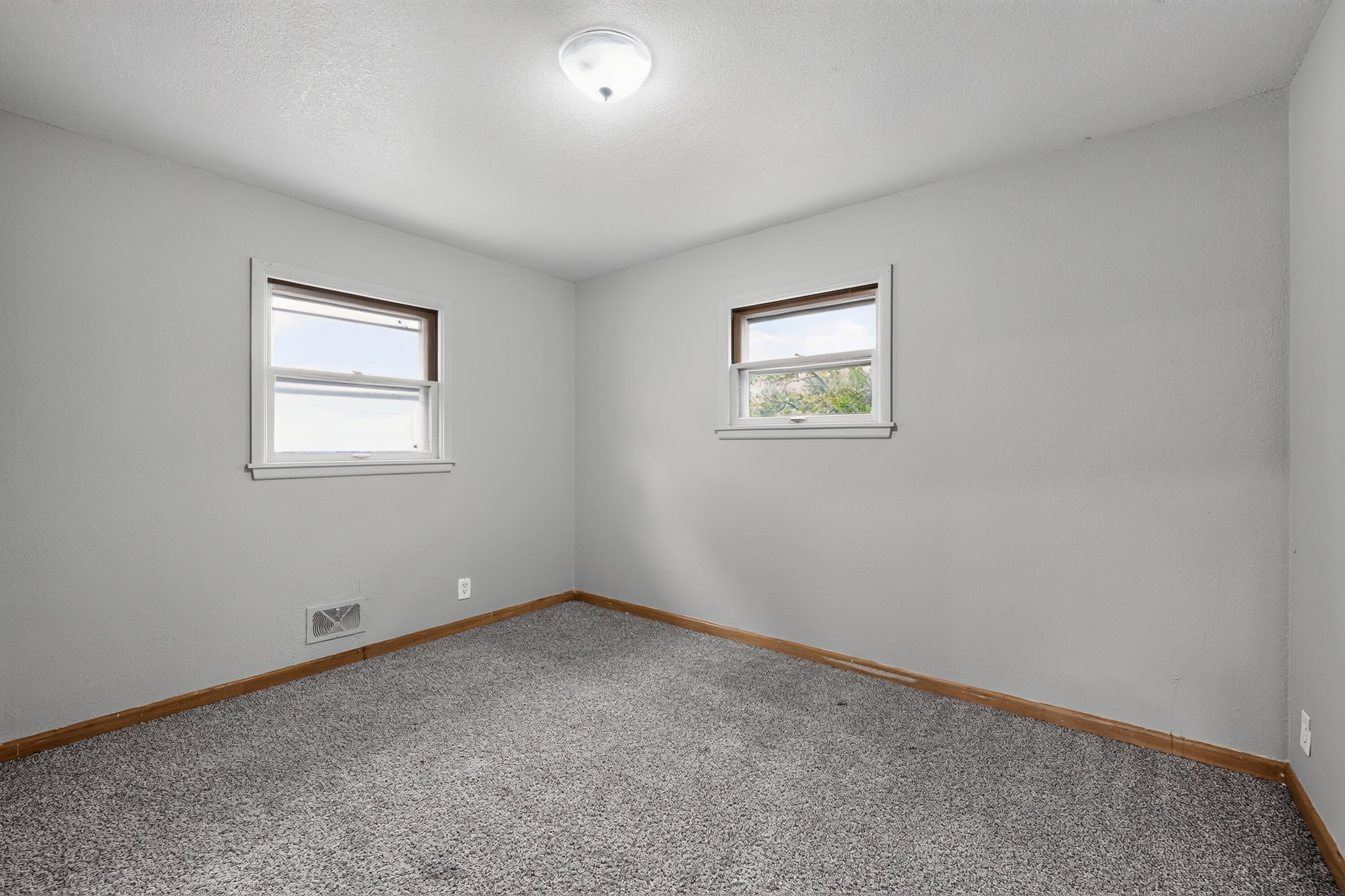 8000 West Mill Road Milwaukee, WI 53218 - Photo 20 of 44 20_8000_W_Mill_Rd-Bedroom-8651