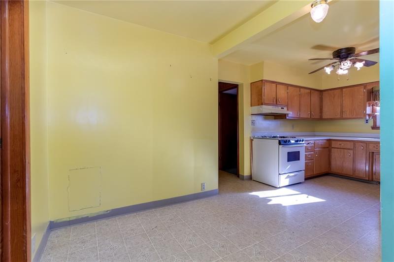 771 Beaver Street Rochester, PA 15074 - Photo 7 of 16 .....