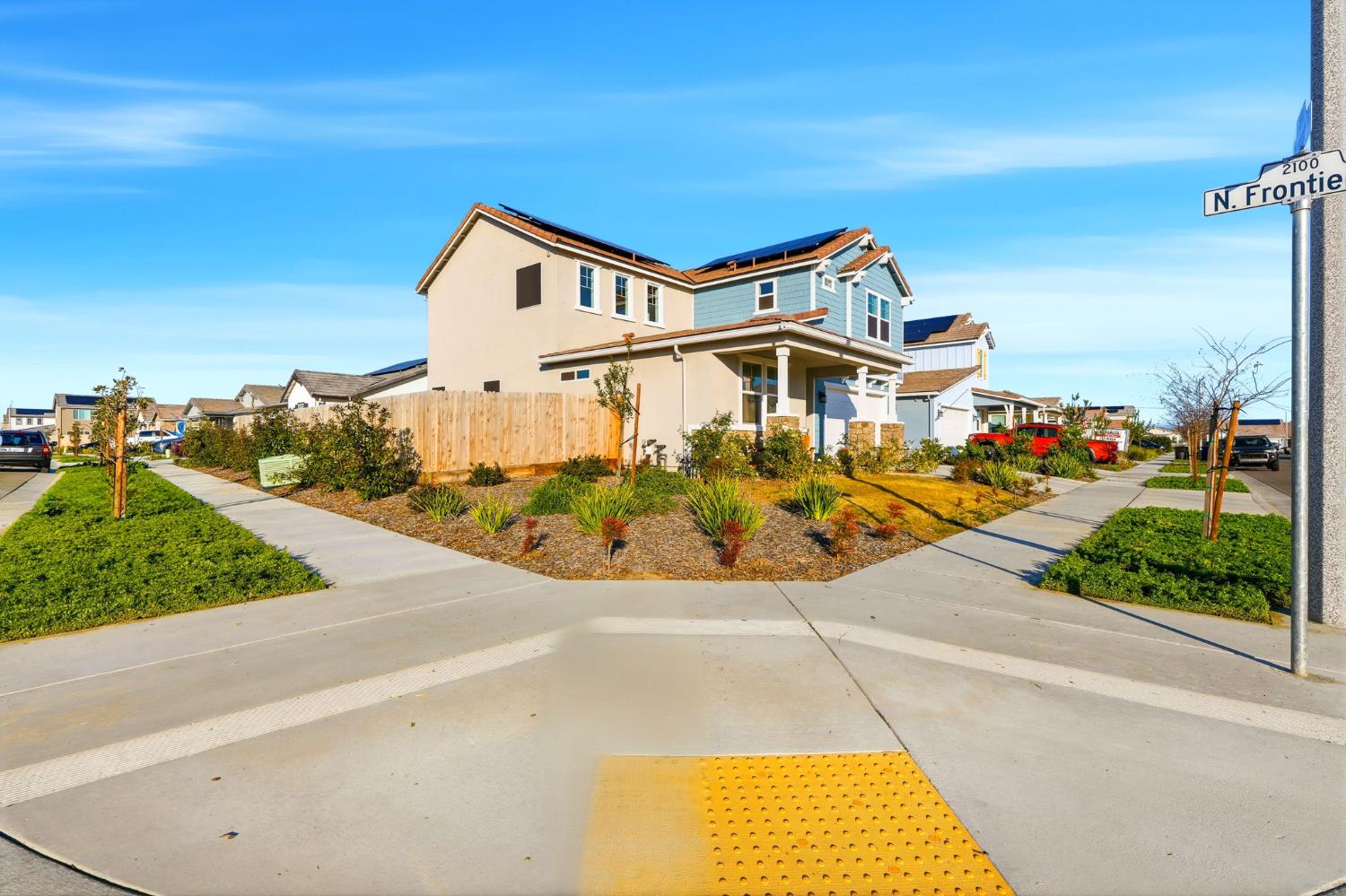 2566 Muscat Court Hanford, CA 93230 - Photo 3 of 55