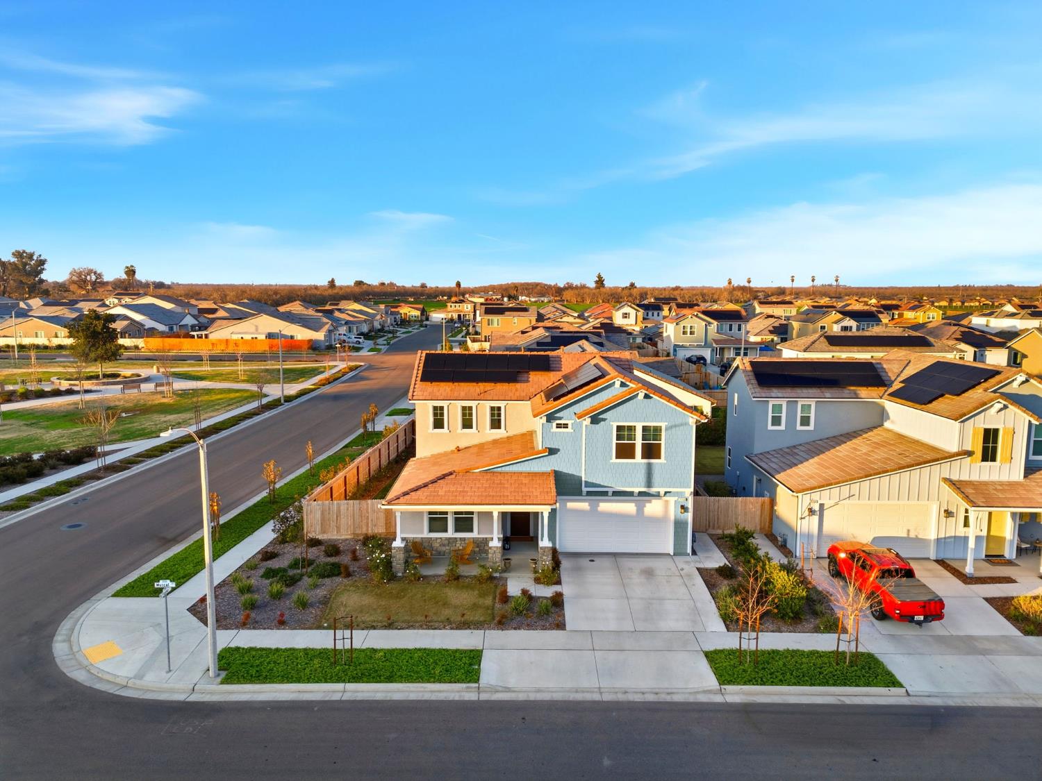 2566 Muscat Court Hanford, CA 93230 - Photo 4 of 55