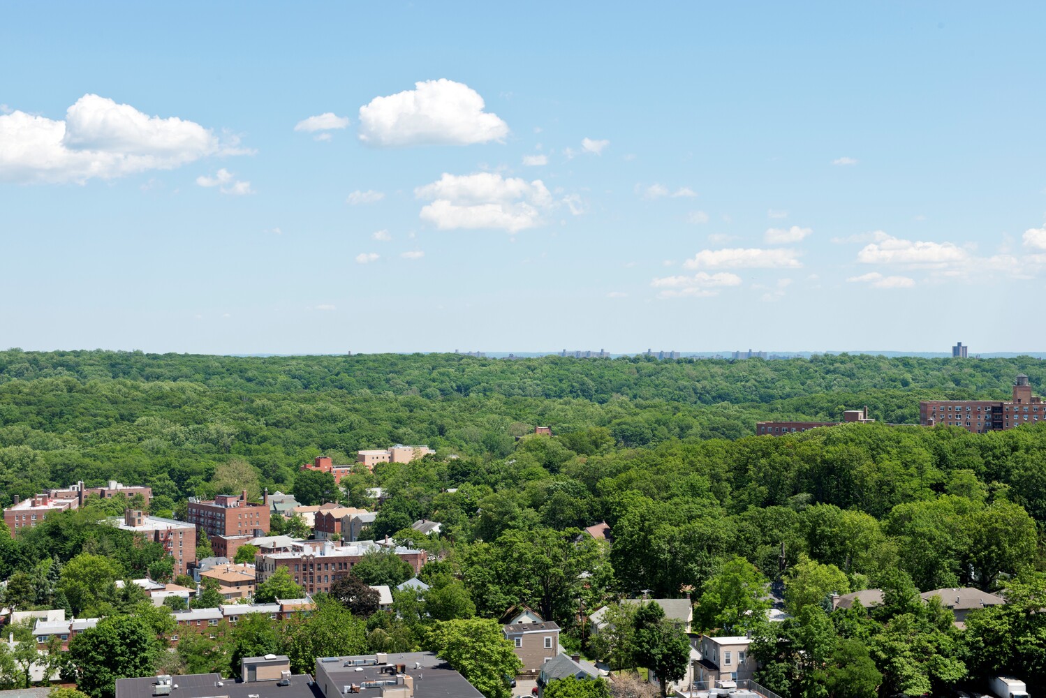 5700 Arlington Avenue, Unit 12E Bronx, NY 10471 - Photo 3 of 15 a view of a city
